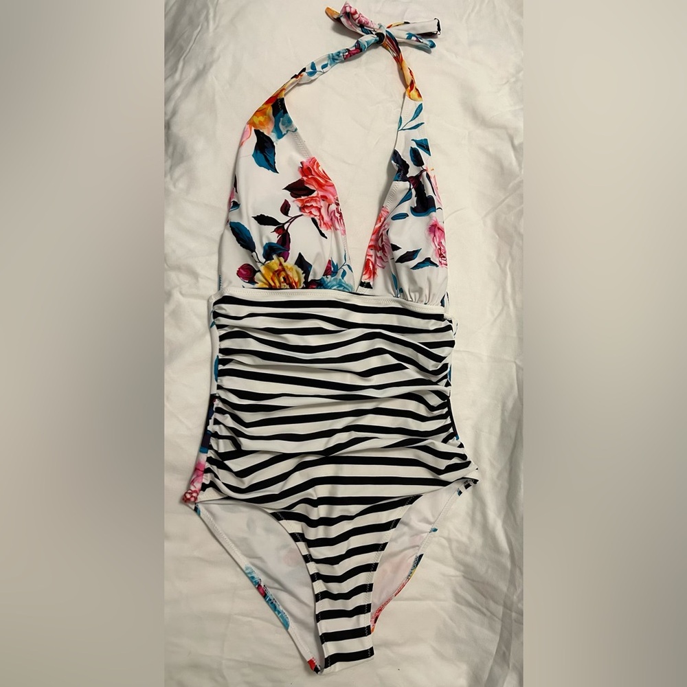 Cupshe halter swimsuit